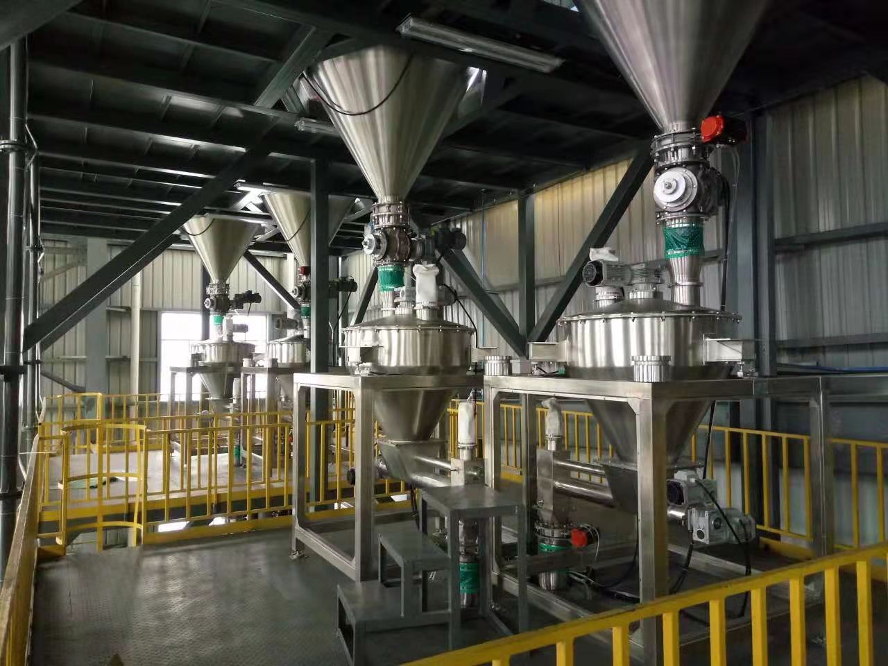 两会建议政府强化锂资源整体调控，窑炉外轨线为您解读